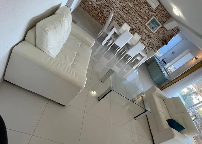 Lina Villa Premantura